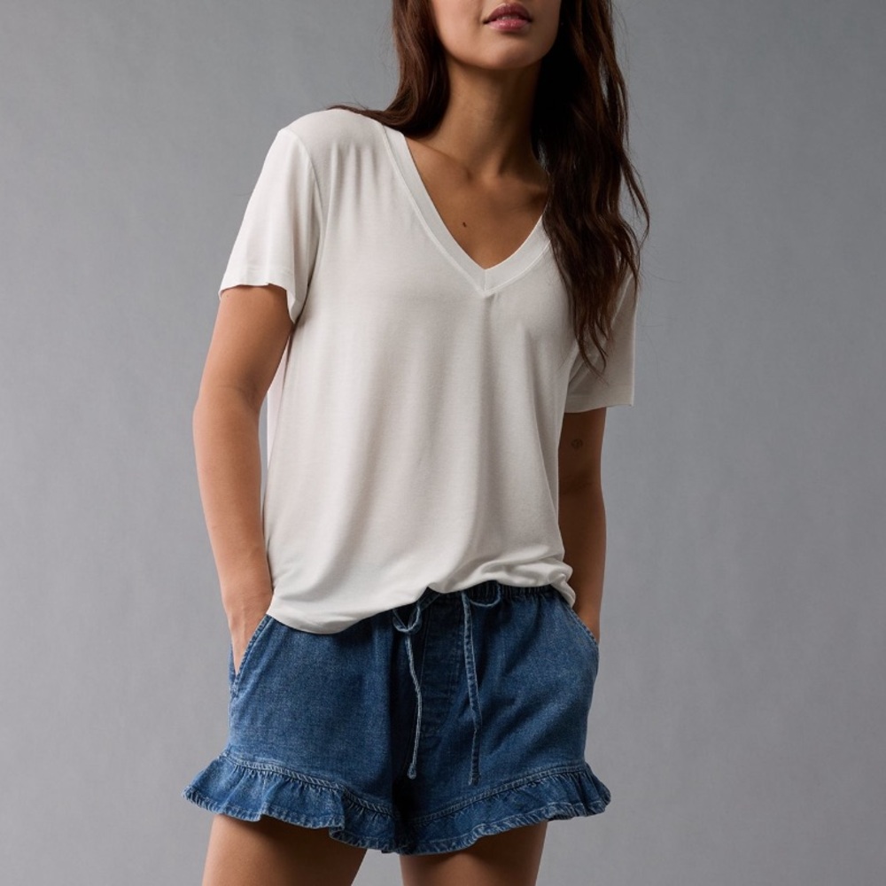 American Eagle Soft & Sexy WHITE V-Neck Luxe Tee L NWT